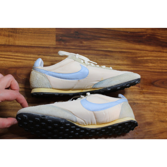 Athletic_Shoes